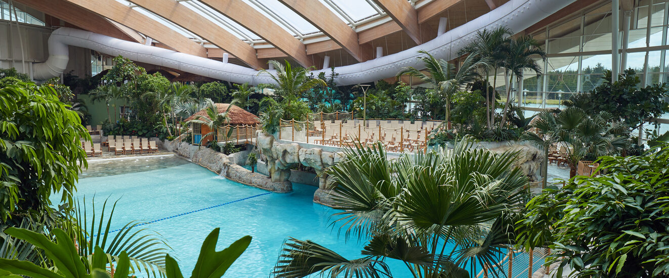 Center Parcs Longford Forest - tropical swimming paradise