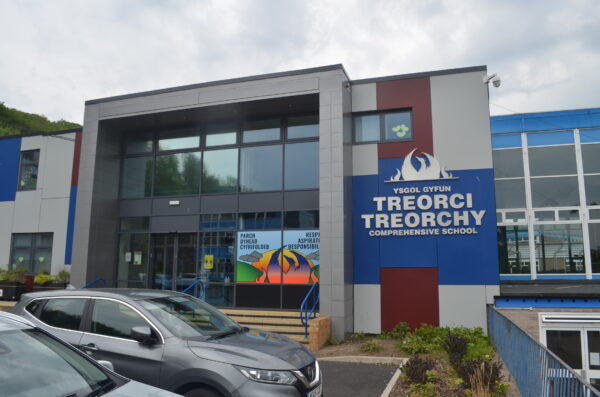 Stelrad supplies radiators to Welsh Comprehensive School